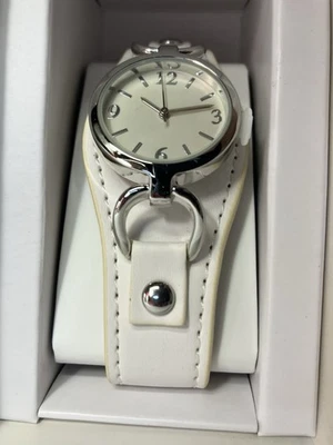 Xhilaration女式模拟手表白色表带*全新* — 第 1/3 张图片