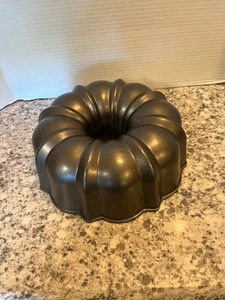 Vintage Nordic Ware 12 Tassen Geriffelt Bundt Kuchenform Schwerlast Aluminiumguss Schwarz - Bild 1 von 6