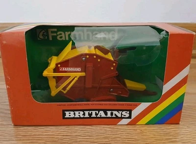 Britains 9532 Vermeer Farmhand Round Hay Baler Red 1:32 Scale Vintage Farm Toy  - Image 1 of 4