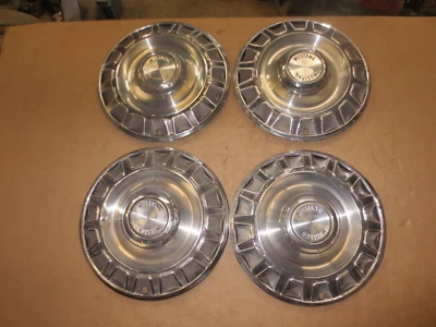 Ford Mustang 1970 70 tapacubos llanta cubierta de rueda tapacubos 14" fabricante de equipos originales usado 685 juego 4 Foto 1 de 4