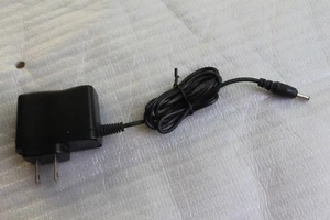 IDT AC DC Power Supply Adapter LDT-12E <IC> Output 5V 1000mA Female - Picture 1 of 3