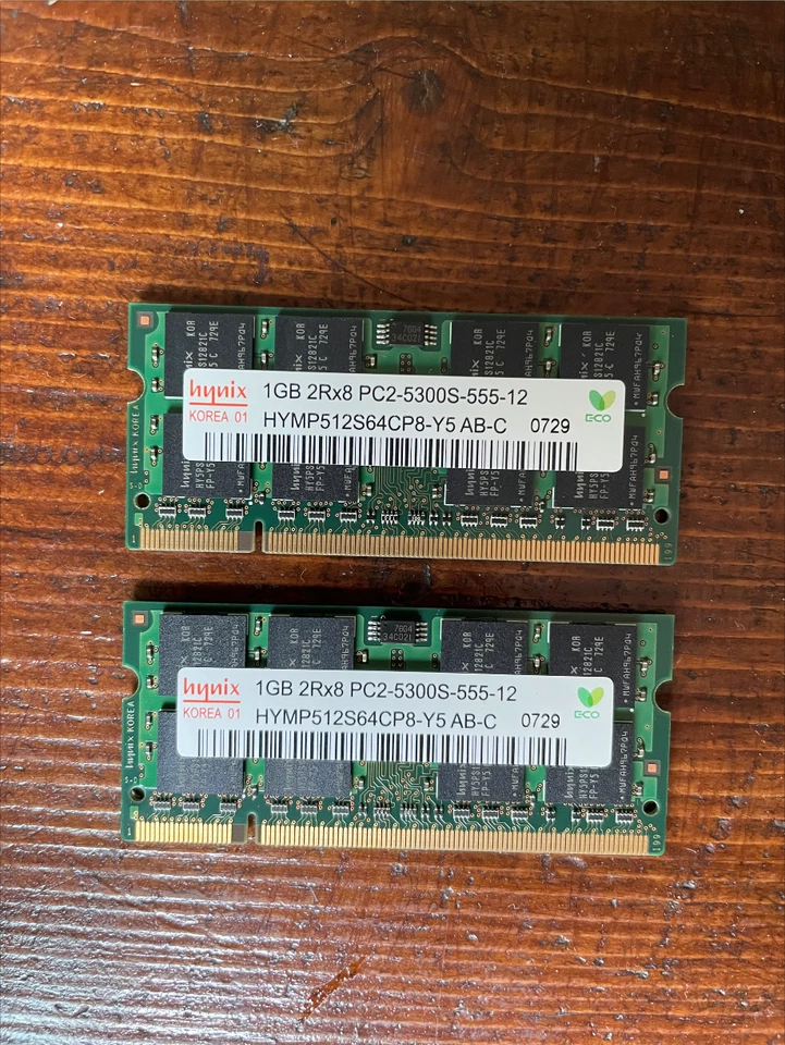 HYNIX 2 x 1 GB 2 GB 5300S DDR2 666MHZ SODIMM 200 PIN RAM NOTEBOOK HP DELL VAIO - Immagine 1 di 1