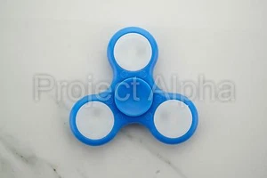 Light ABS Hand Spinner Tri Fidget Spinner Gyro Figet Desk Toy EDC Focus ADHD BL - Picture 1 of 2