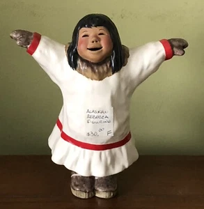 1983 C Alan Johnson esquimal de Alaska Rebecca niña artista firmada hecha a mano figura - Imagen 1 de 9