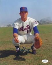 Autographed DUFFY DYER  New York Mets 8x10  Photo with JSA COA