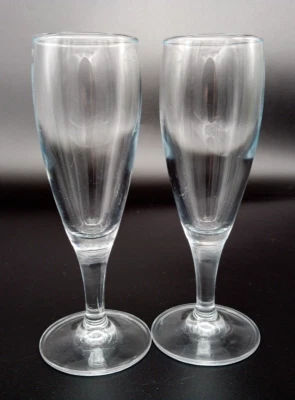 Juego de 2 vasos de flauta de postre cordial de cristal transparente con tallos de puerto de 6" de alto Foto 1 de 4