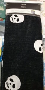 MARTHA STEWART HALLOWEEN EMBROIDERED SKULLS REVERSIBLE SHERPA 50x70 THROW NWT - Picture 1 of 17