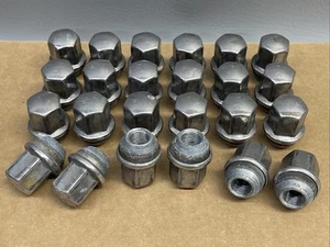 12–24 Dodge Ram 1500 Lug Nut Set 20pcs M14x1.5 OEM - Picture 1 of 7