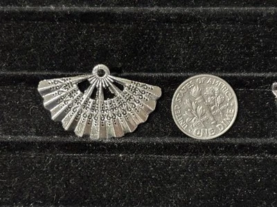 Antiguo Abanico Plata Antigua Dije Collar Colgante 1 Pc C28 Foto 1 de 4