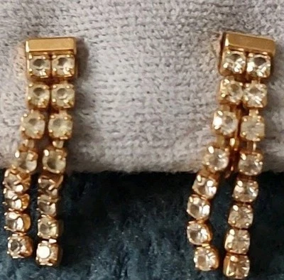 Juego de Pendientes Colgantes con Clip de Piedra Transparente Tono Dorado Vintage Avon Sin Caja Original  Foto 1 de 4