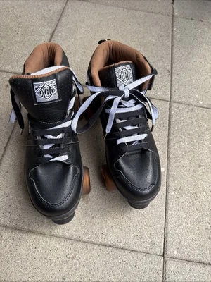 Rollschuhe Oxelo Retro Gr.45 schwarz braun - Bild 1 von 4