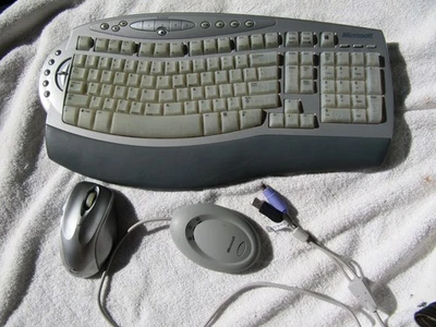 Microsoft Wireless Comfort Keyboard 1.0A & Laser MOUSE & RECEIVER Desktop 6000 - Image 1 of 4