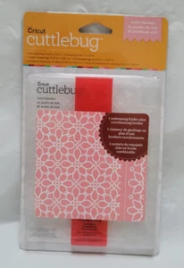 Sealed New Cricut Cuttlebug Juli's Garden - Embossing Folder + Border 2001311 - Picture 1 of 2
