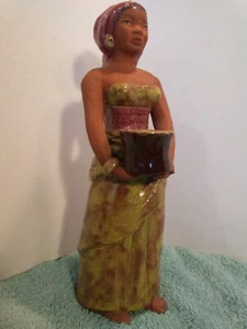 Escultura vintage de arcilla para mujer africana o jamaicana - Imagen 1 de 8