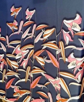 Crepé Azul Marino con IMPRESIONANTE Estampado de Lirio Doble Borde - ¡Fabuloso! Foto 1 de 4