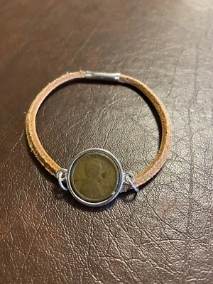 Pulsera de cuero con cierre magnético Foto 1 de 3