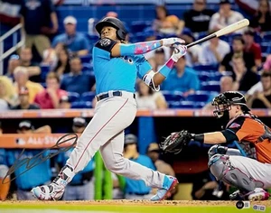 VLADIMIR GUERRERO JR. Signed Autographed 16x20 Toronto BLUE JAYS PHOTO BECKETT - Picture 1 of 7