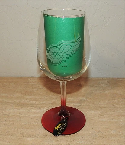 NHL Detroit Red Wings Stemmed Wine Glass Rare Red Base Etched Logos Front & Back Cover