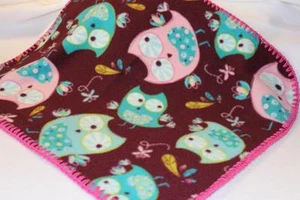 Manta Lovey de lana búho rosa intenso bordes de ganchillo 30 x 22 - Imagen 1 de 3