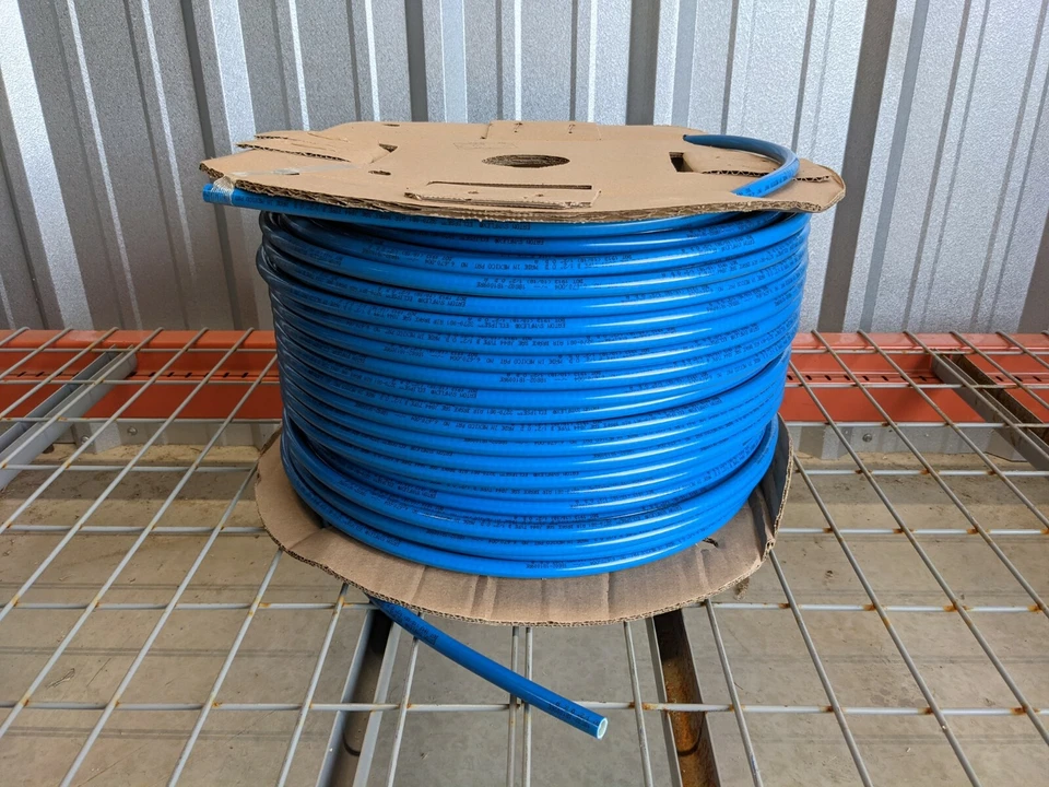 Manguera de freno de aire 500' ft J844 1/2" OD Eaton SYNFLEX Eclipse 3270-081  Foto 1 de 2