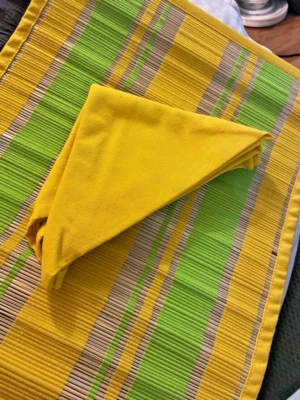 4 Placemats w/Napkins Set Summer Living BAMBOO Yellow Green Outdoor Patio MCM - Image 1 of 4