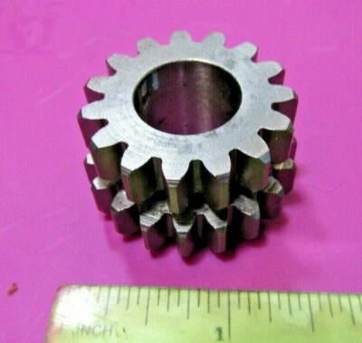 Engranaje de repuesto doble Rickman Zundapp 125 1ª y 2ª p/n R070 05 142 NOS 15x19 T Foto 1 de 4