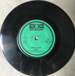 U.F.O- Shake It About 1970 7" 45RPM Beacon VERY RARE VG Rock - Picture 1 of 2