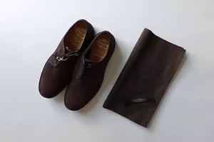 Scarpe Church's Bastone Derby in pelle scamosciata marrone, taglia UK 10,5 - NUOVE CON ETICHETTE, PREZZO DISPONIBILE £790 - Foto 1 di 14