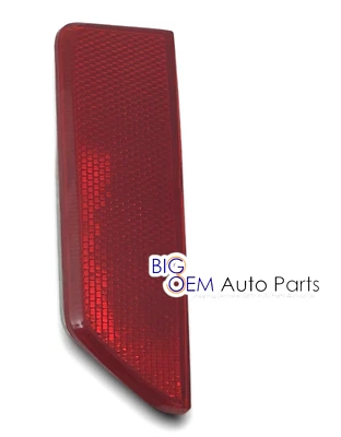 2016 2017 GMC Terrain Driver Side Rear Red Lower Bumper Reflector OEM 23454652 - Image 1 of 4