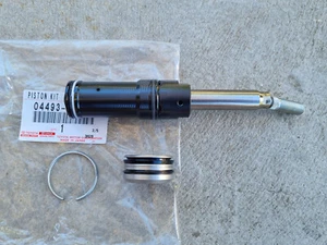 Toyota 100 105 Series Land Cruiser Kit Cilindro Maestro Freno NUEVO 04493-60330 - Imagen 1 de 2