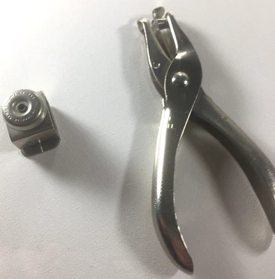 DE COLECCIÓN McGill Co Pequeño Agujero Redondo Papel Punzón GEMA HECHO EN EE. UU. + PRESTO Foto 1 de 4