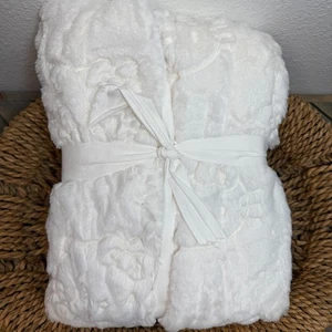 POTTERY BARN TEEN HELLO KITTY KUNSTFELL MORGENMANTEL, S/M ~ ELFENBEIN - Bild 1 von 5