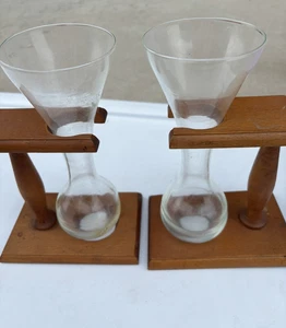 2er Set Vintage 8" Bierglas's Holzständer Old English Style West Germany   - Bild 1 von 2
