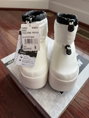 New Baffin Women's Tornio  Platform Water-proof Winter Boots Size 8 White - $190 - Image 1 of 4