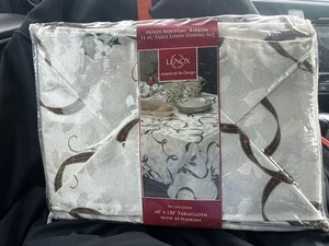 Nuevo Juego de Comedor Lenox Mantel de Navidad con 10 Servilletas 60” X “120 11 piezas - Imagen 1 de 5