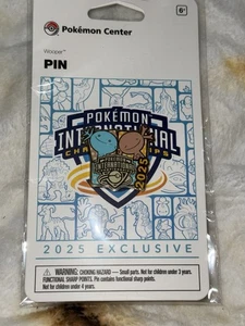 Pokemon Naic 2025 Exclusive Championship Wooper Pin Pokemon Center MINT - Bild 1 von 2