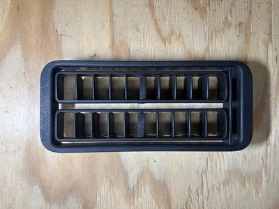 VENTILACIÓN DE AIRE TABLERO CENTRAL PORSCHE 928  Foto 1 de 4