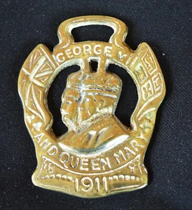VTG3 5/8” x 2 7/8”  Brass Horse Medallion Profiles George V & Queen Mary 1911 - Picture 1 of 6