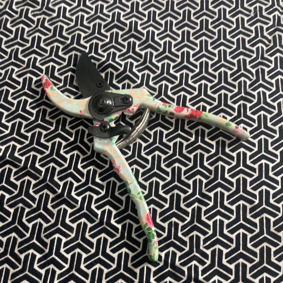 Flower Pattern Floral Garden Pruning Shears  - Image 1 of 3