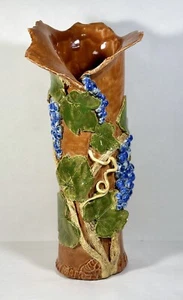 Beautiful Detailed Hand Crafted Grape Vine Majolica Art Pottery Vase - Signed - Picture 1 of 14