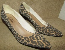 lifestride leopard pumps