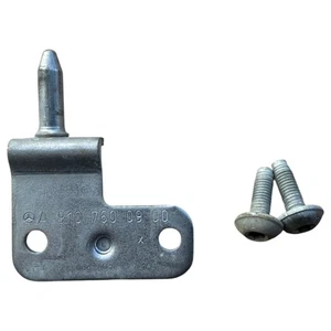 2018-2021 GENUINE MERCEDES SPRINTER 2500 REAR DOOR HINGE BRACKET A9107600900 - Picture 1 of 2