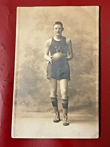 ANTICA FOTO GIOCATORE DI BASKET WHEELING HIGH JOHN V DUDLEY - Foto 1 di 3