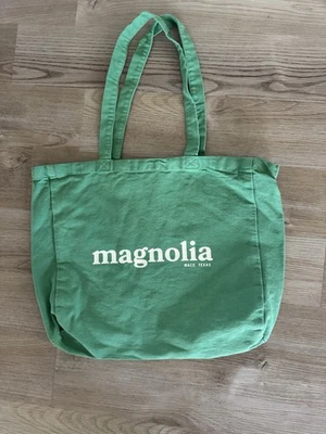 MAGNOLIA Green Tote Bag WACO TEXAS HGTV SILOS Joanna Gaines Excellent Condition - Image 1 of 4