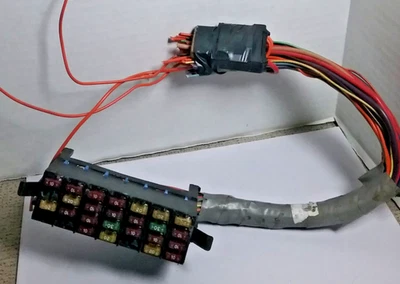 1997 Cadillac Seville STS Rear Compartment Fuse Block  Interior Fuse Assembly - Image 1 of 4