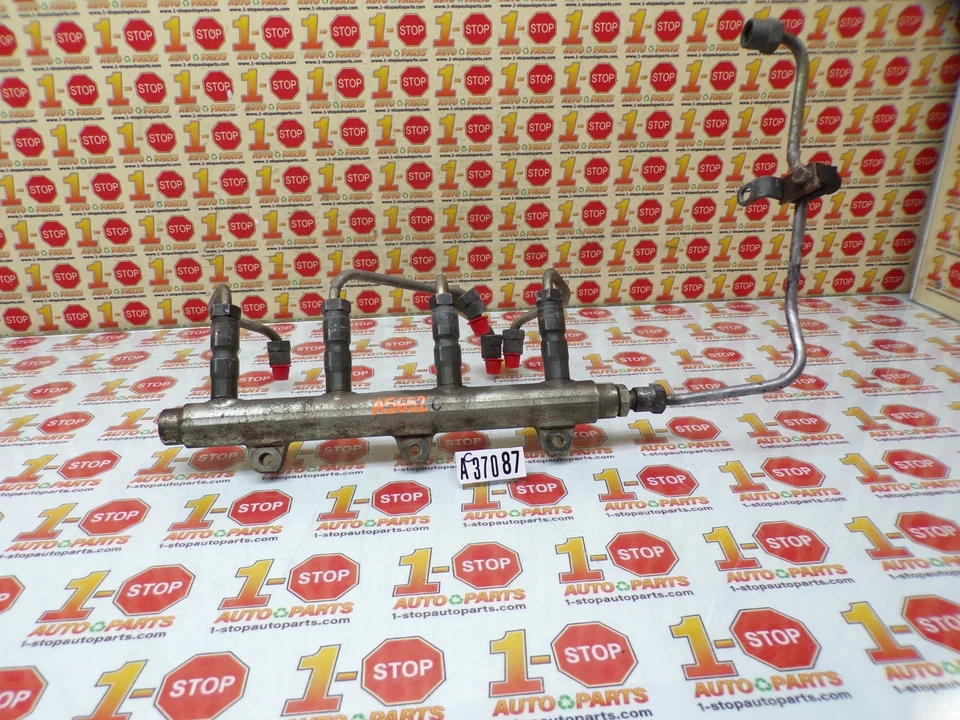 Chevrolet Silverado 3500 2001-2004 6,6 L inyector de riel de combustible 97208075 OEM Foto 1 de 4