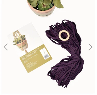 Make Market CESTO APPESO MACRAMÈ starter kit artigianale fai da te Dona Bela brandelli viola - Immagine 1 di 4