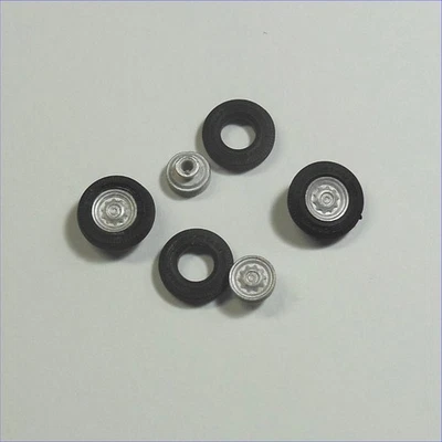 Juego de 4 bujes y neumáticos Corgi Toys 338 Chevrolet Camaro Golden Jacks Foto 1 de 4