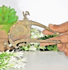 Antique Brass Betel Nuts Cutter Sarota Original Old Hand Crafted Engraved - Picture 1 of 9