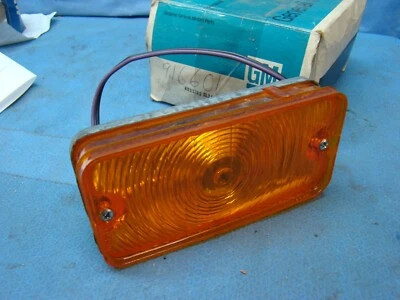 1968-1977 GM GMC VAN Parking Lamp Lens HOUSING G1 G2 G3 Amber Lens 916601 - Image 1 of 4